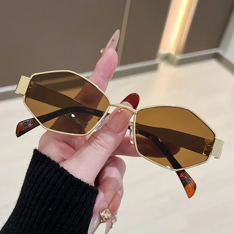 แว่นกันแดดแฟชั่นทรงเหลี่ยมสำหร - Vintage Fashion Enthusiasts บทวิจารณ์และราคา